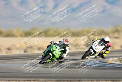 media/Dec-07-2025-CVMA (Sun) [[3e7d2de5dc]]/Race 18-Formula Twins-Formula 40 UL/